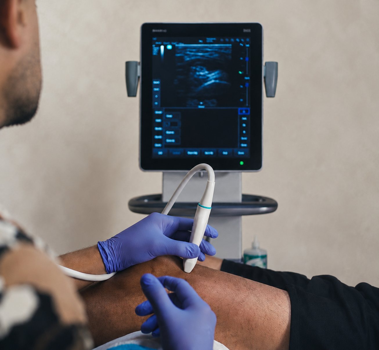 Ultrasound-guided assessment of the knee at Ashara